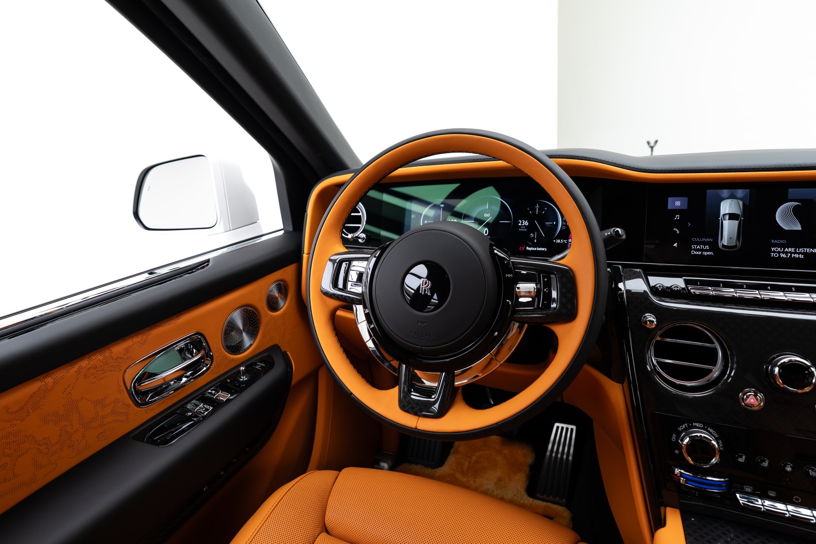 2026 ROLLS ROYCE CULLINAN BLACK BADGE GCC | DEALER WARRANTY & SERVICES